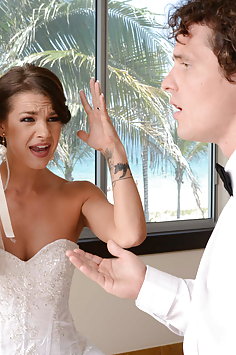 Evelin Stone & Diamond Foxx threesome | Moms Bang Teens - image 