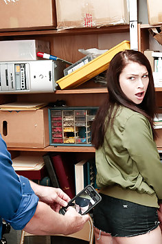 Jennifer Jacobs | ShopLyfter - image 