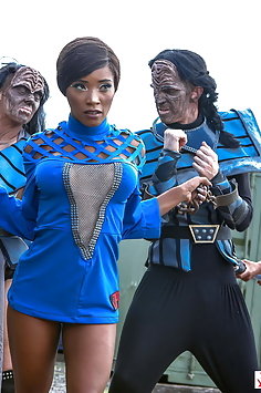 Kiki Minaj anal sex with Klingon in Star Trek parody | Digital Playground - image 