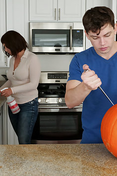 Aubrey Sinclair jerks off stepbrother in Halloween pumpkin | BrattySis - image 