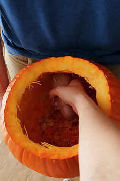 Aubrey Sinclair jerks off stepbrother in Halloween pumpkin | BrattySis