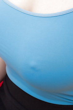 Lesbian bodypaint sex with Tetti Dew Korti & Clary | ClubSeventeen - image 