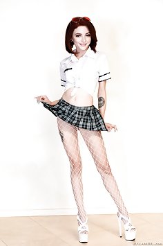 Schoolgirl Lola Fae anal fucking | EvilAngel - image 