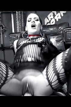 Silvia Dellai as Nancy Callahan fucking in Sin City parody | MoviePorn - image 