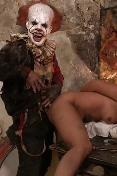 Naomi Bennet fucked by Pennywise in IT porn parody | MoviePorn - image 