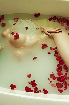 Jewelz Blu bathroom sex | Brazzers Exxtra - image 